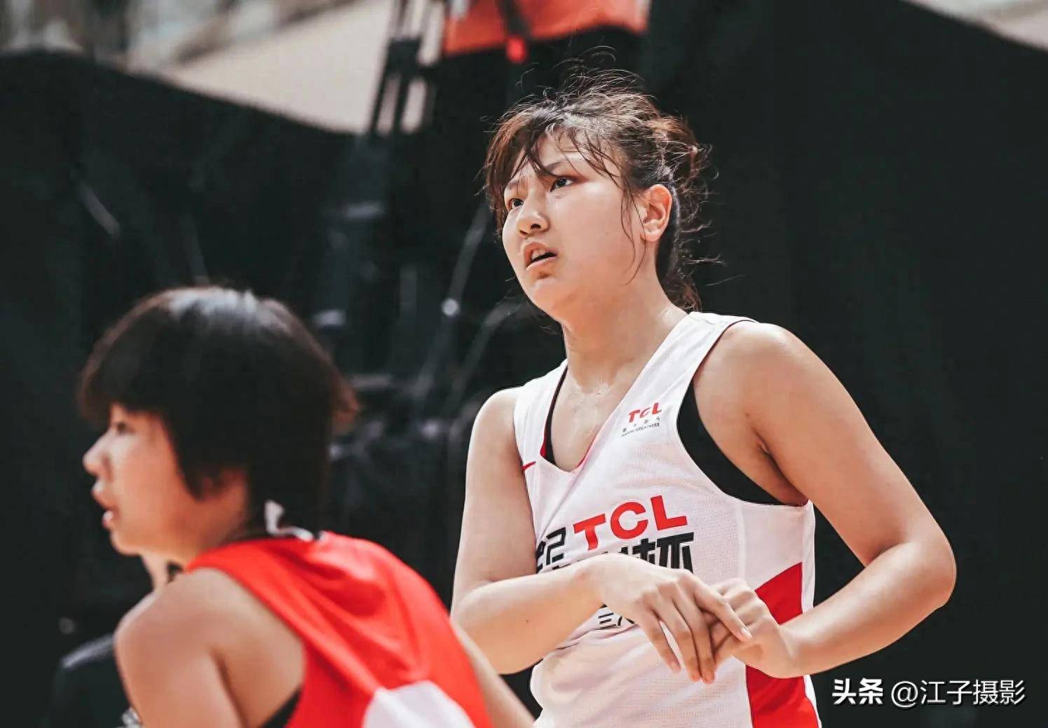 包含葡萄牙女篮新星崭露头角，被誉为未来篮坛希望！的词条