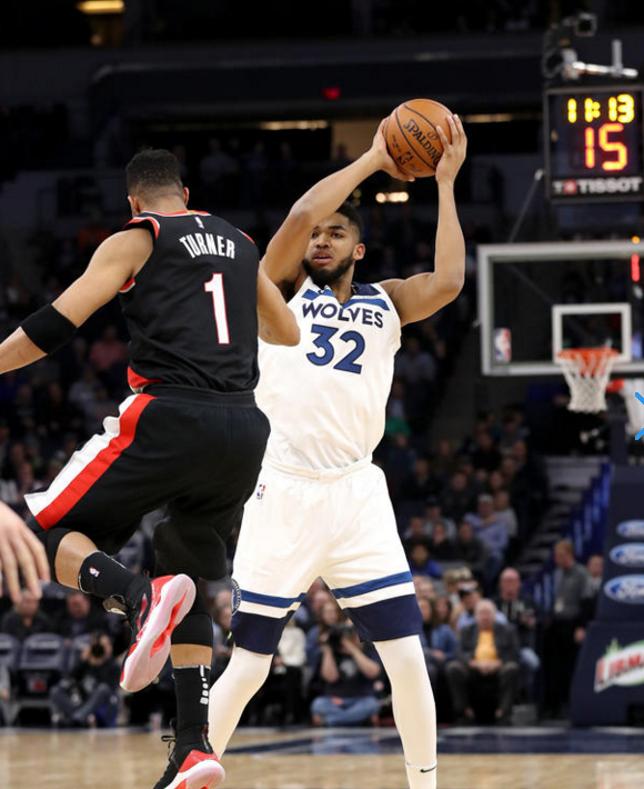 包含费城76人四强战小胜明尼苏达森林狼，武磊砍下25记关键球，全场沸腾的词条